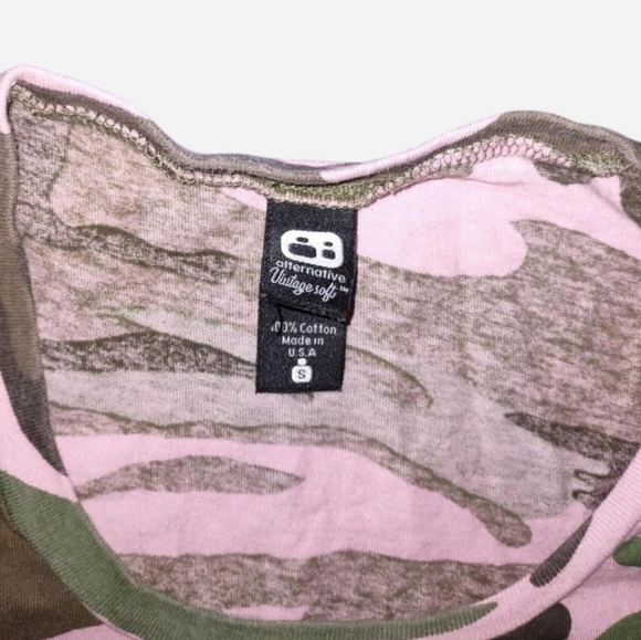 Vintage Y2K Pink Camo Top - Picture 4 of 11